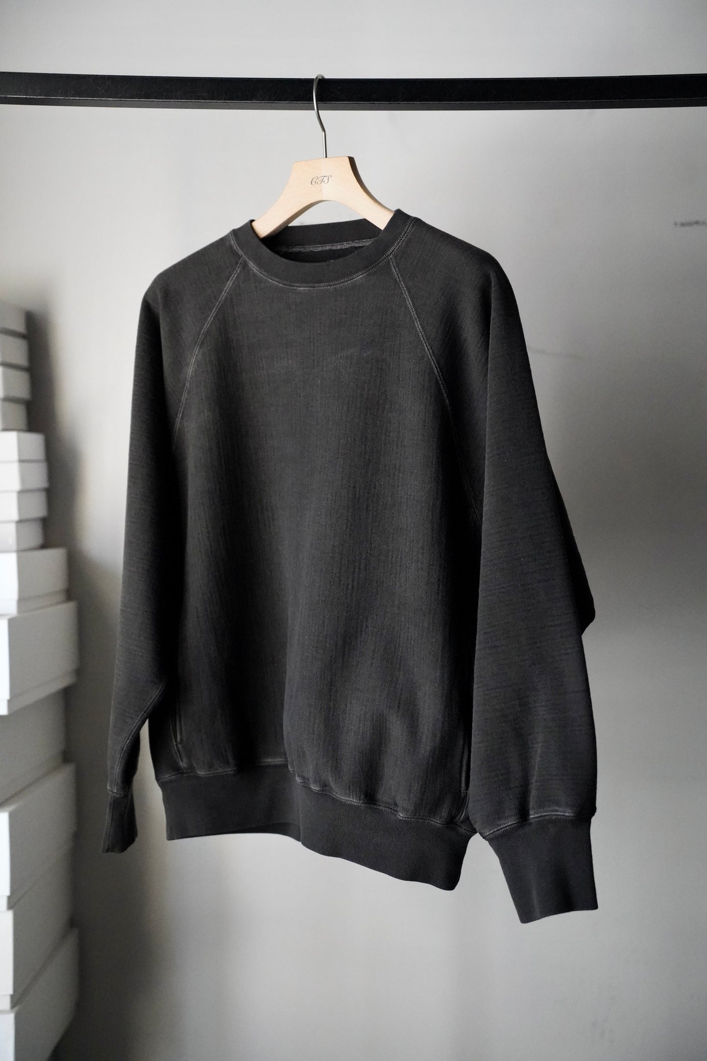 MEN　BATONER / バトナー　UMBERCA URAKE FADE COLOR CREW NECK