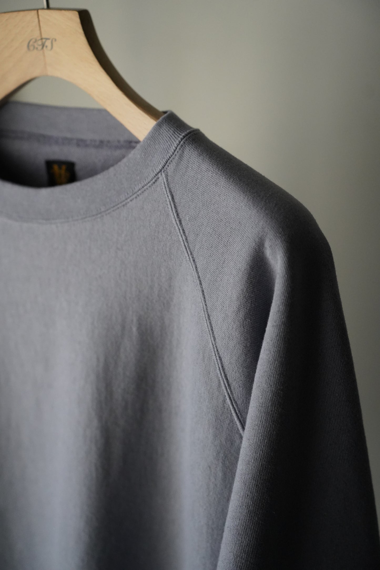 MEN　BATONER / バトナー　JUMBERCA URAKE CREW NECK