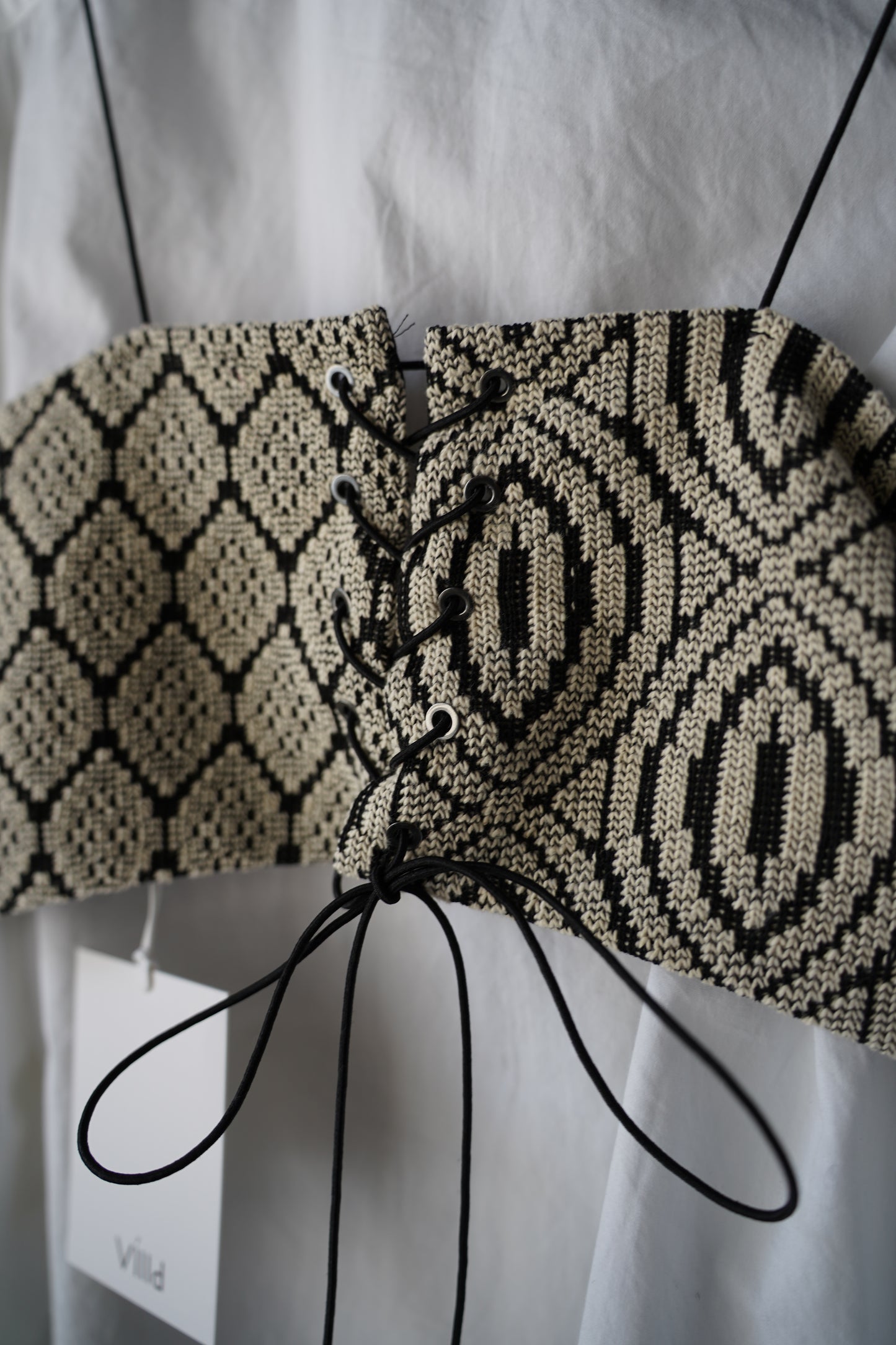 WOMEN　Villd / ヴィルド　Geo Jacquard Bratop