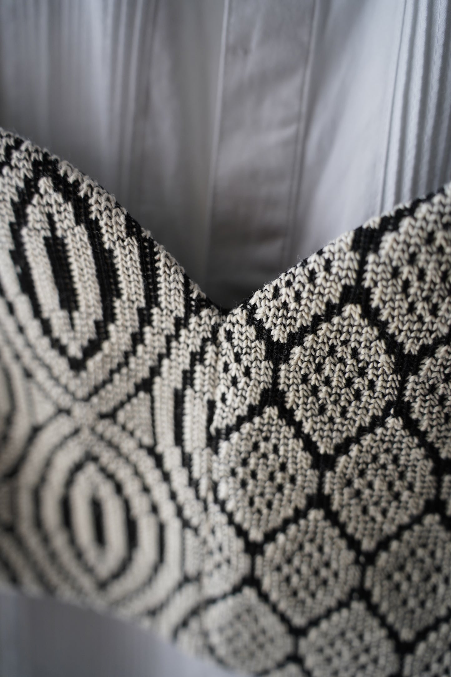 WOMEN　Villd / ヴィルド　Geo Jacquard Bratop