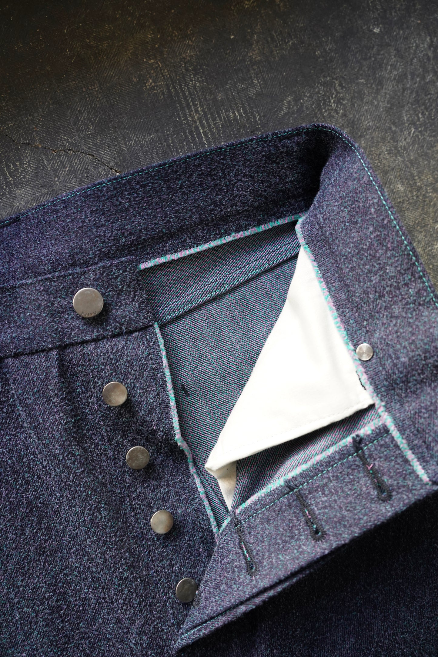 MEN　Kiivu / キフ　DENIM CURVY LEG TROUSER - 12.5oz Rainbow Denim + Needle -