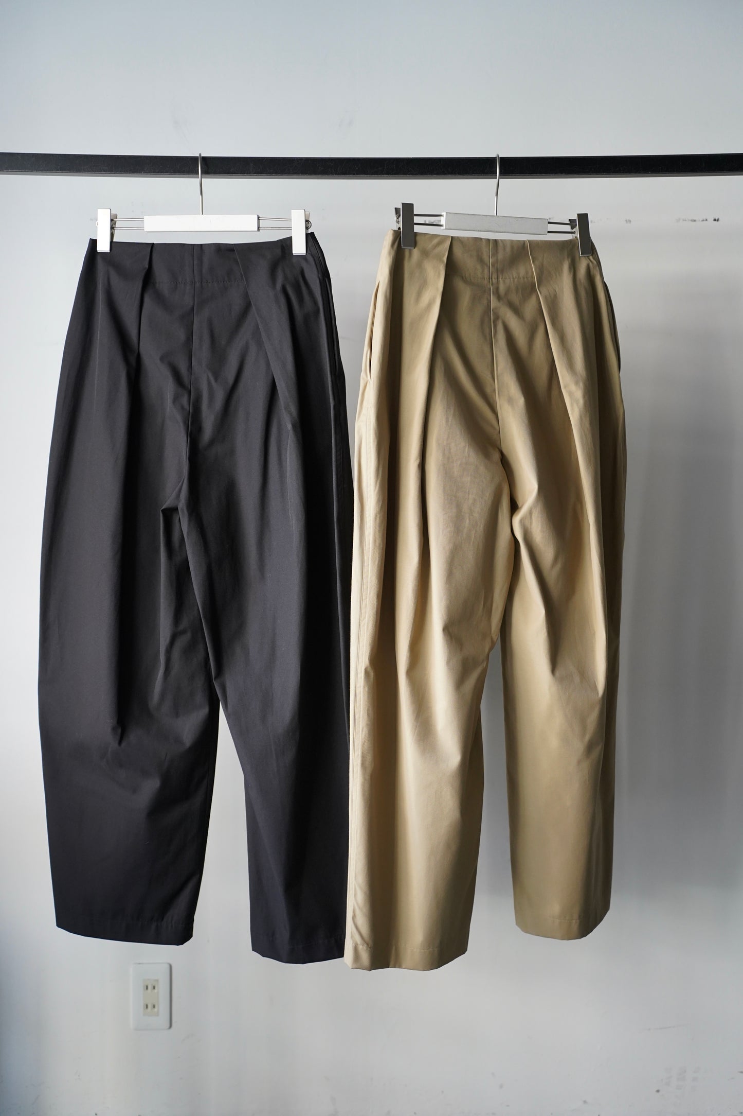 WOMEN　IIROT/イロット　Organic Cotton Tuck Trouser