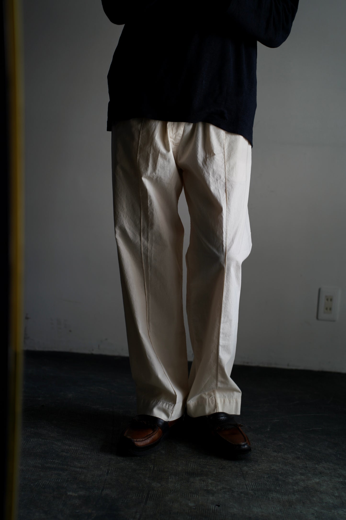 MEN　NECESSARY or UNNECESSARY / ネセサリーオアアンネセサリー　PIN TUCK PANTS