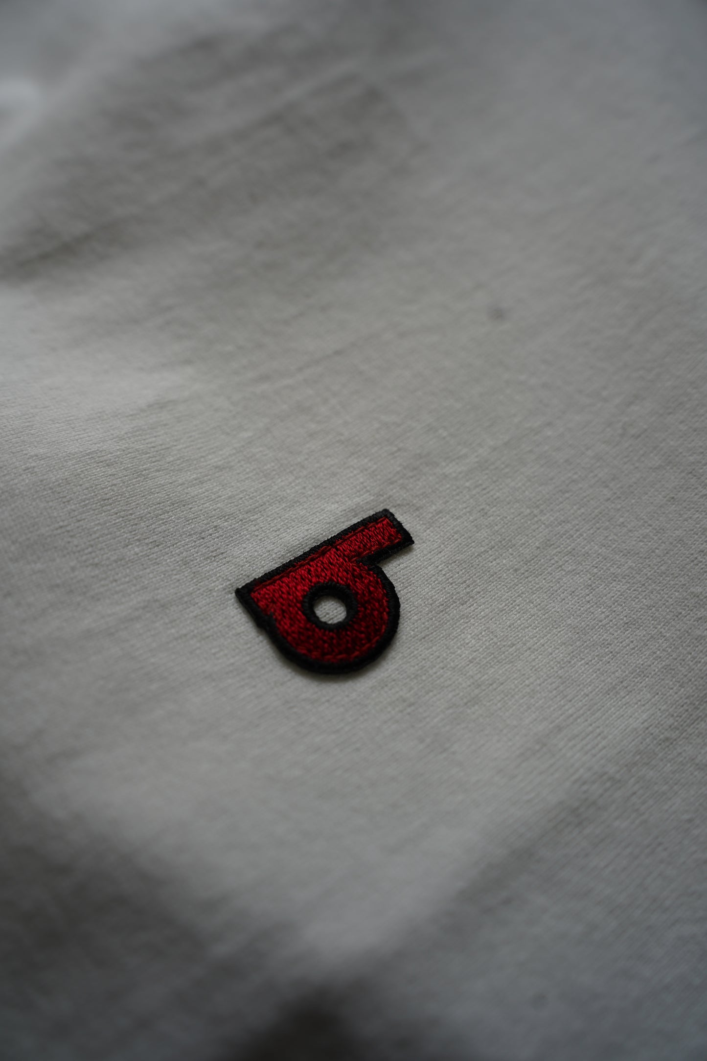 MEN/WOMEN　blurhmsROOTSTOCK / ブラームスルーツストック　b Patch Tee STANDARD
