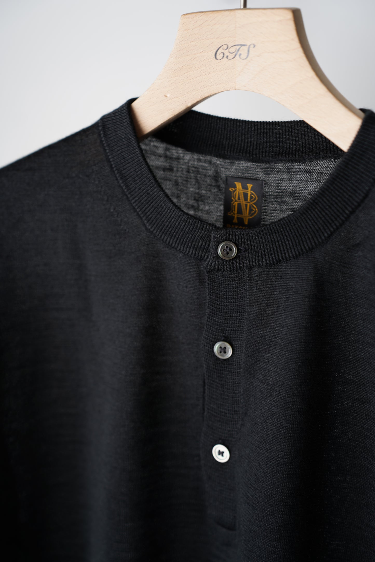 MEN　BATONER / バトナー　CHOMA HENLEY NECK SHORT SLEEVE