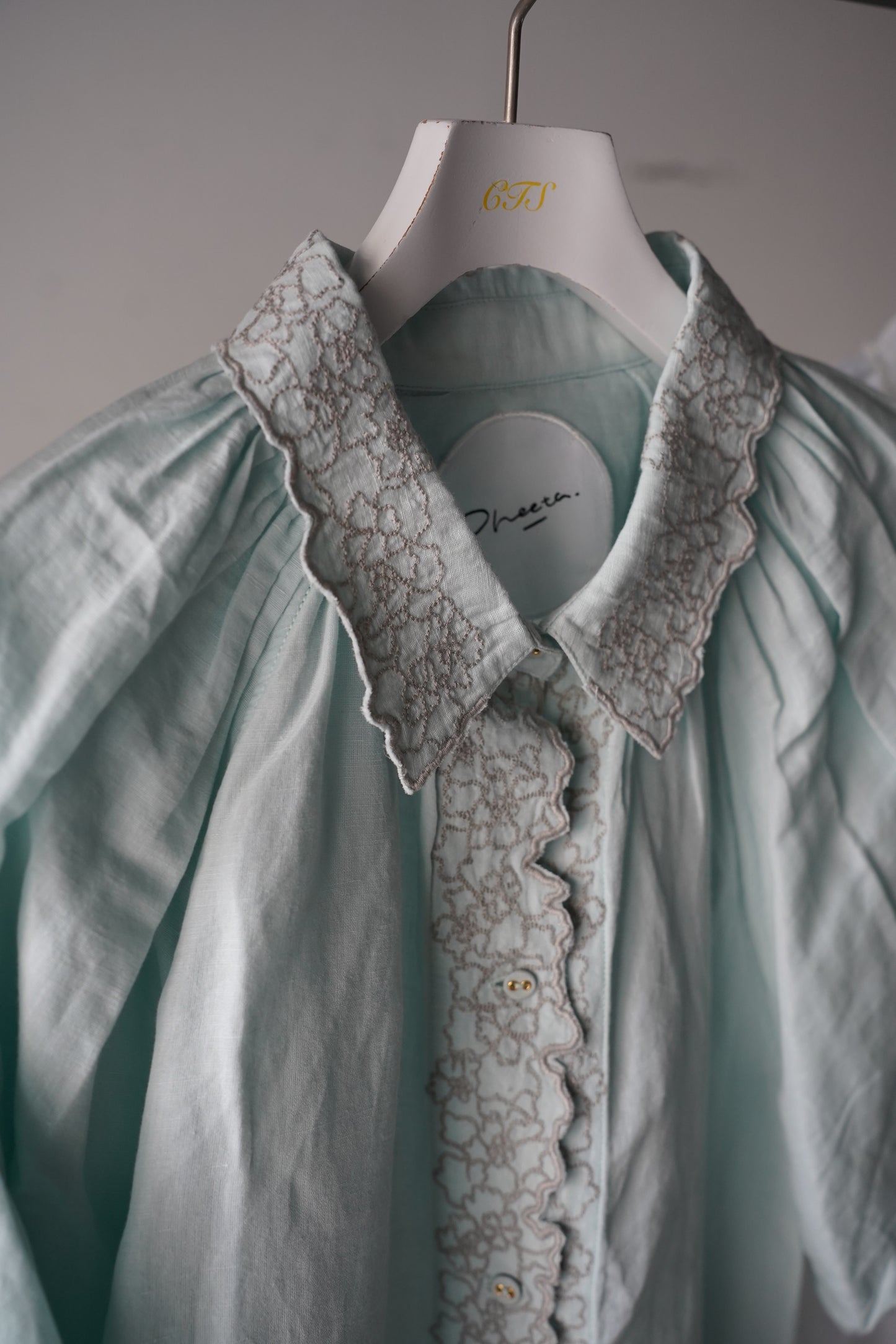 WOMEN　PHEETA / フィータ　S/S BLOUSE(Stella)