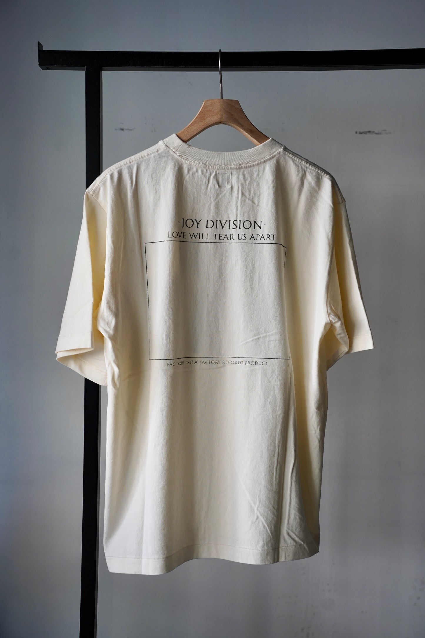 MEN/WOMEN　blurhmsROOTSTOCK / ブラームスルーツストック　JD LOVE WILL TEAR US Phot STANDARD