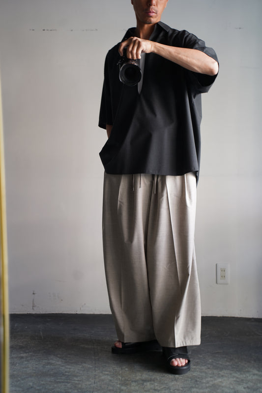 MEN　sillage/シアージ　circular pants gray