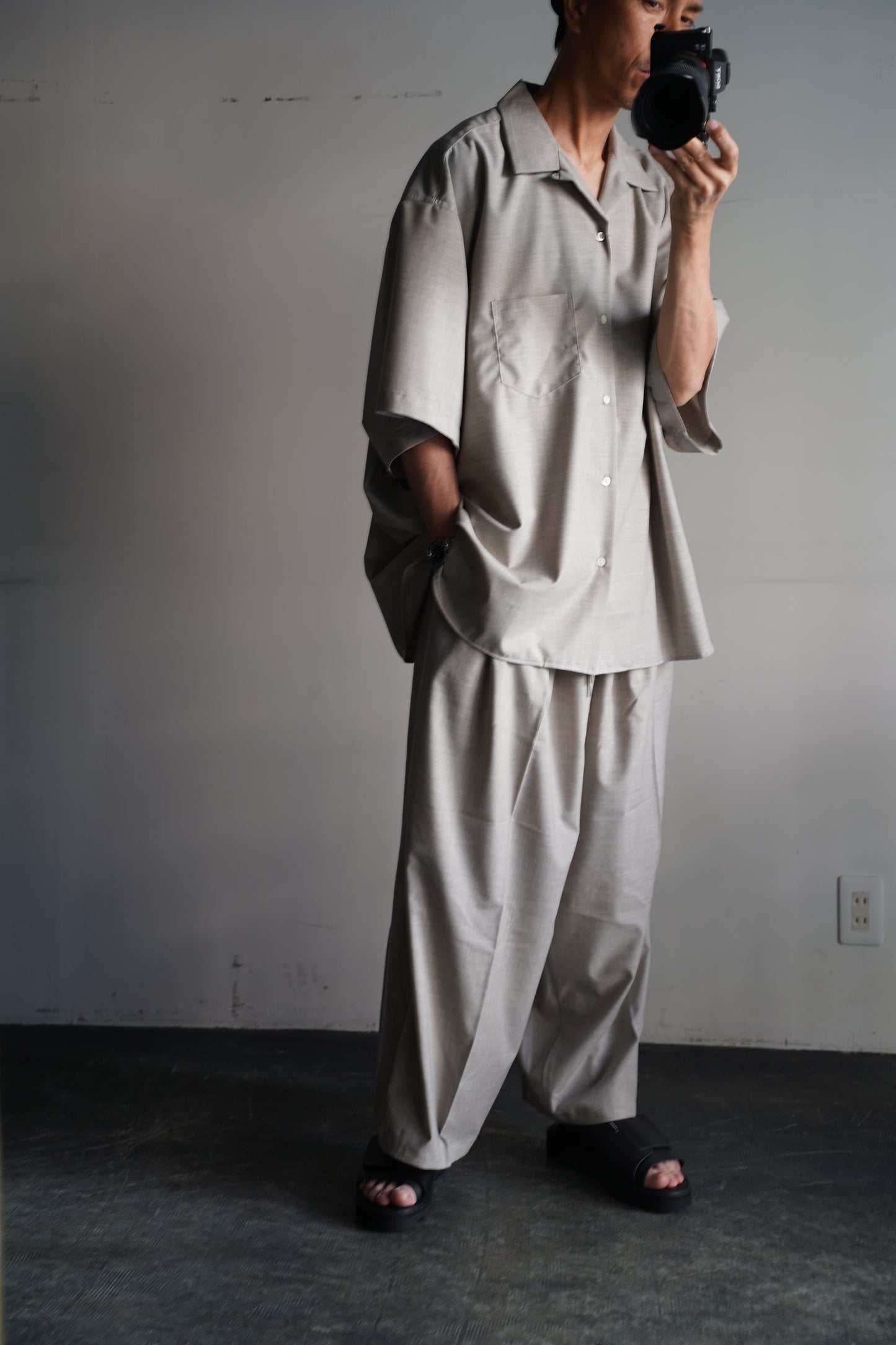 MEN　sillage/シアージ　circular pants gray