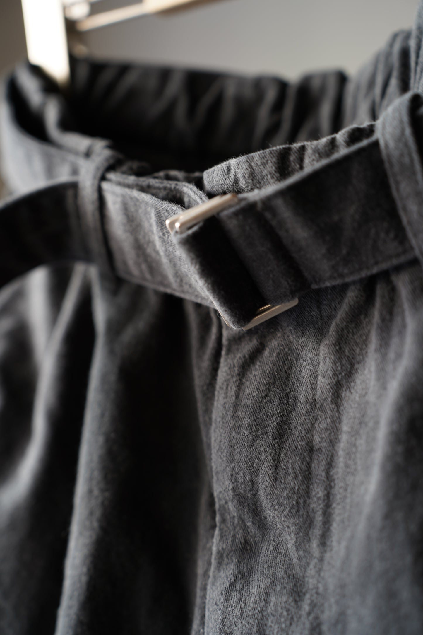MEN　alvana / アルヴァナ 　BLACK TWILL CARGO SHORTS