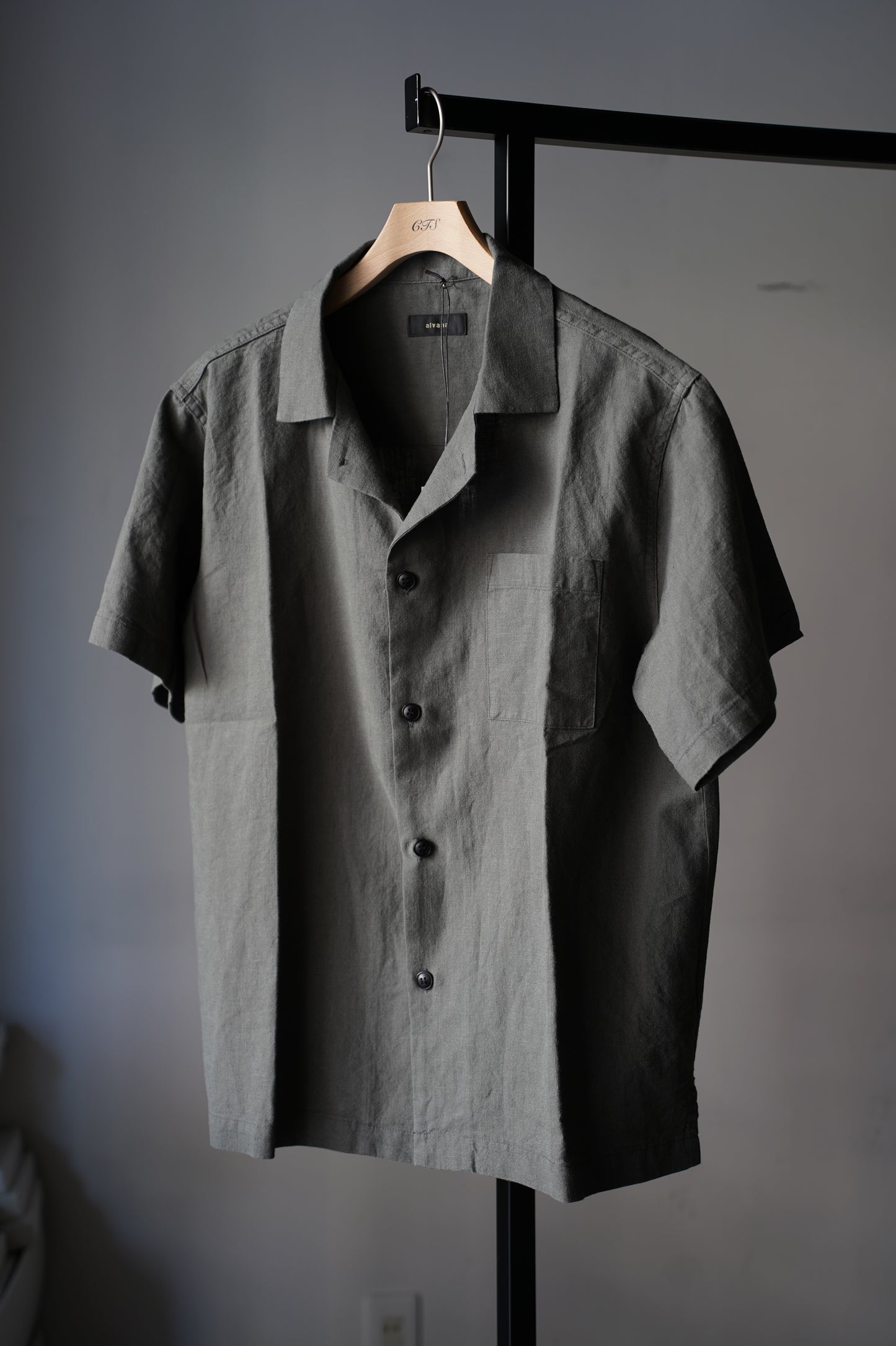 MEN　alvana / アルヴァナ 　LINEN OPEN COLLAR SHIRT