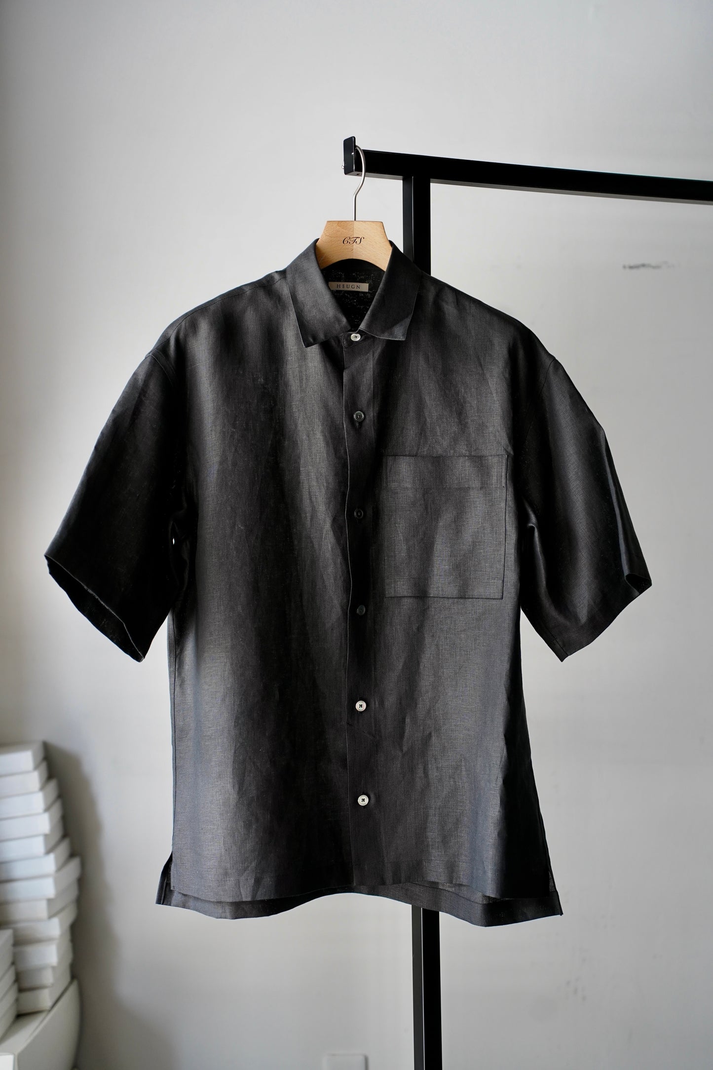 MEN　HEUGN / ユーゲン　Sam Linen SSL Black