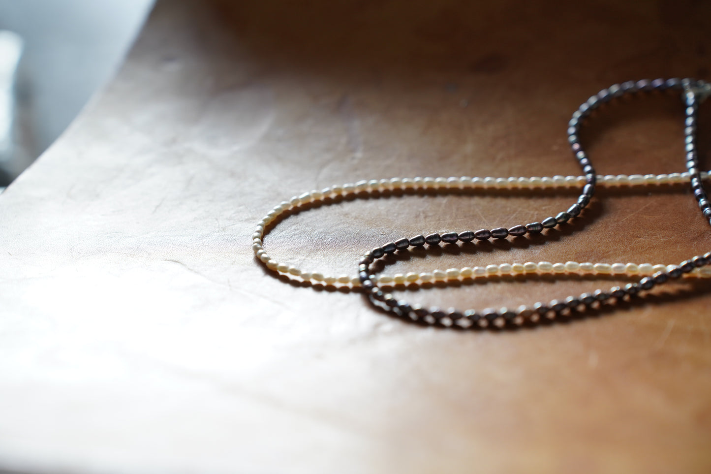 MEN/WOMEN　ERA.　TWNKL PEARL NECKLESS
