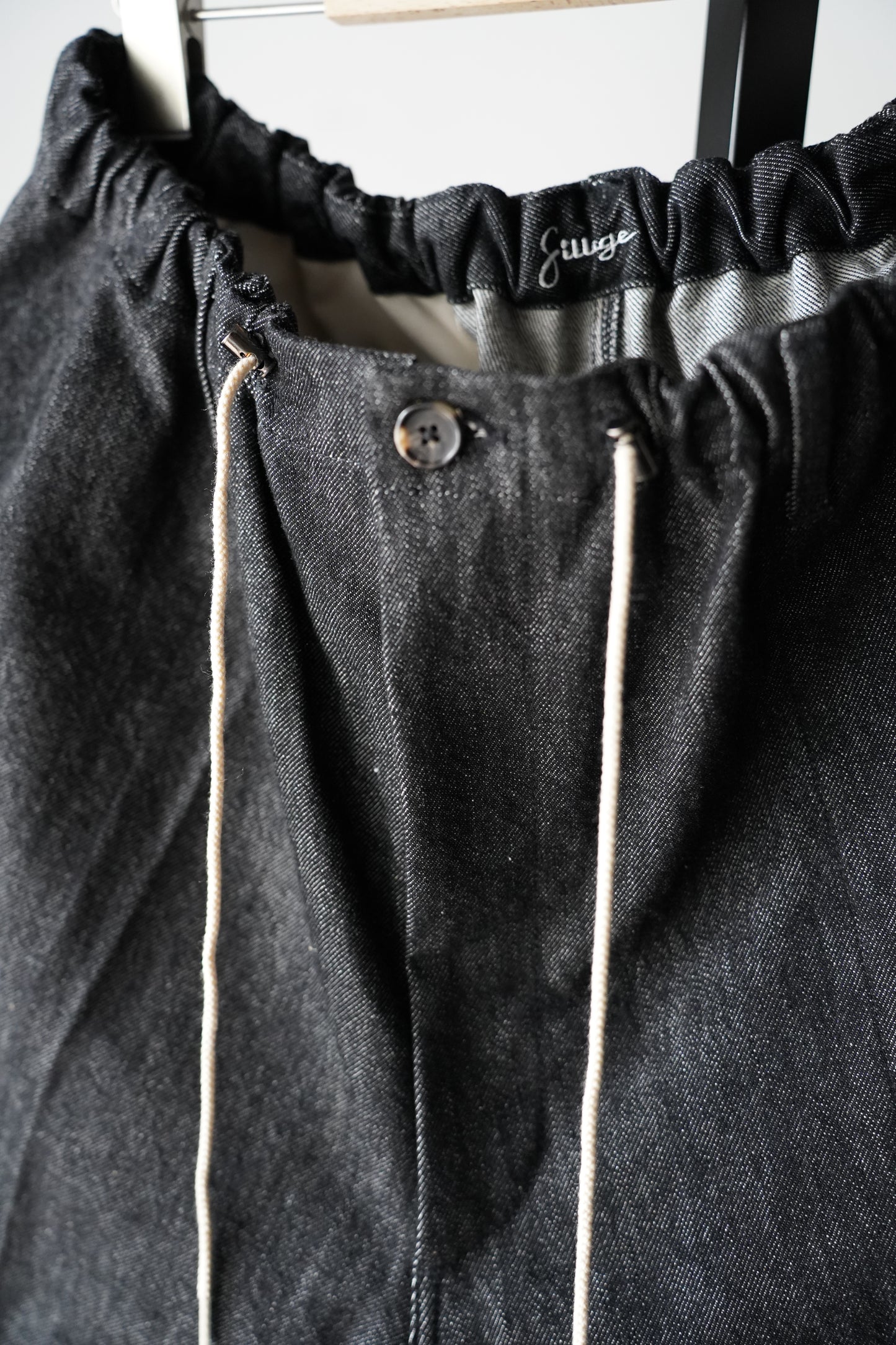 MEN　sillage/シアージ　circular fatigue shorts black denim one wash