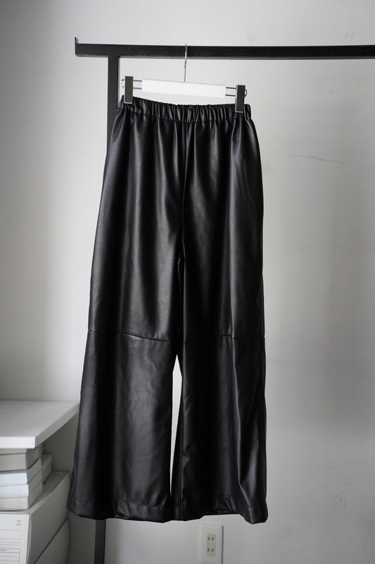 WOMEN　IIROT/イロット　Synthetic Leather Wide Trousers  Black