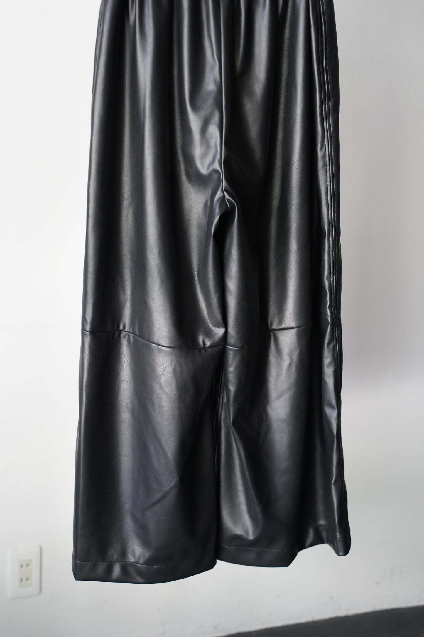 WOMEN　IIROT/イロット　Synthetic Leather Wide Trousers  Black