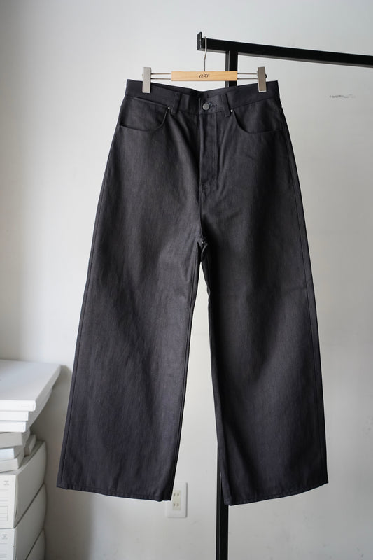 MEN　Kiivu / キフ　CURVY LEG TROUSER - 12.5oz Rainbow Denim + Sumi