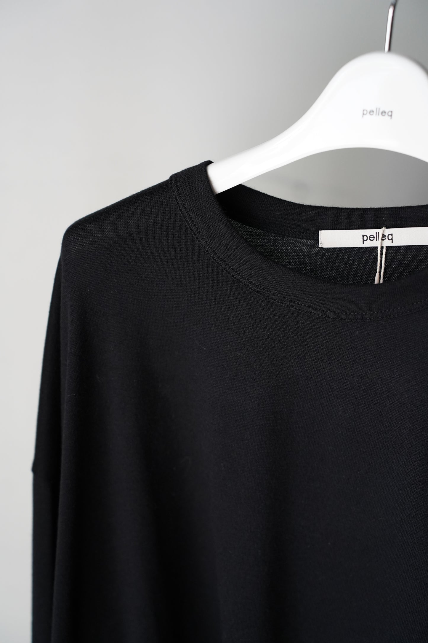 WOMEN　pelleq / ペレック　SLASH  SHOULDER T