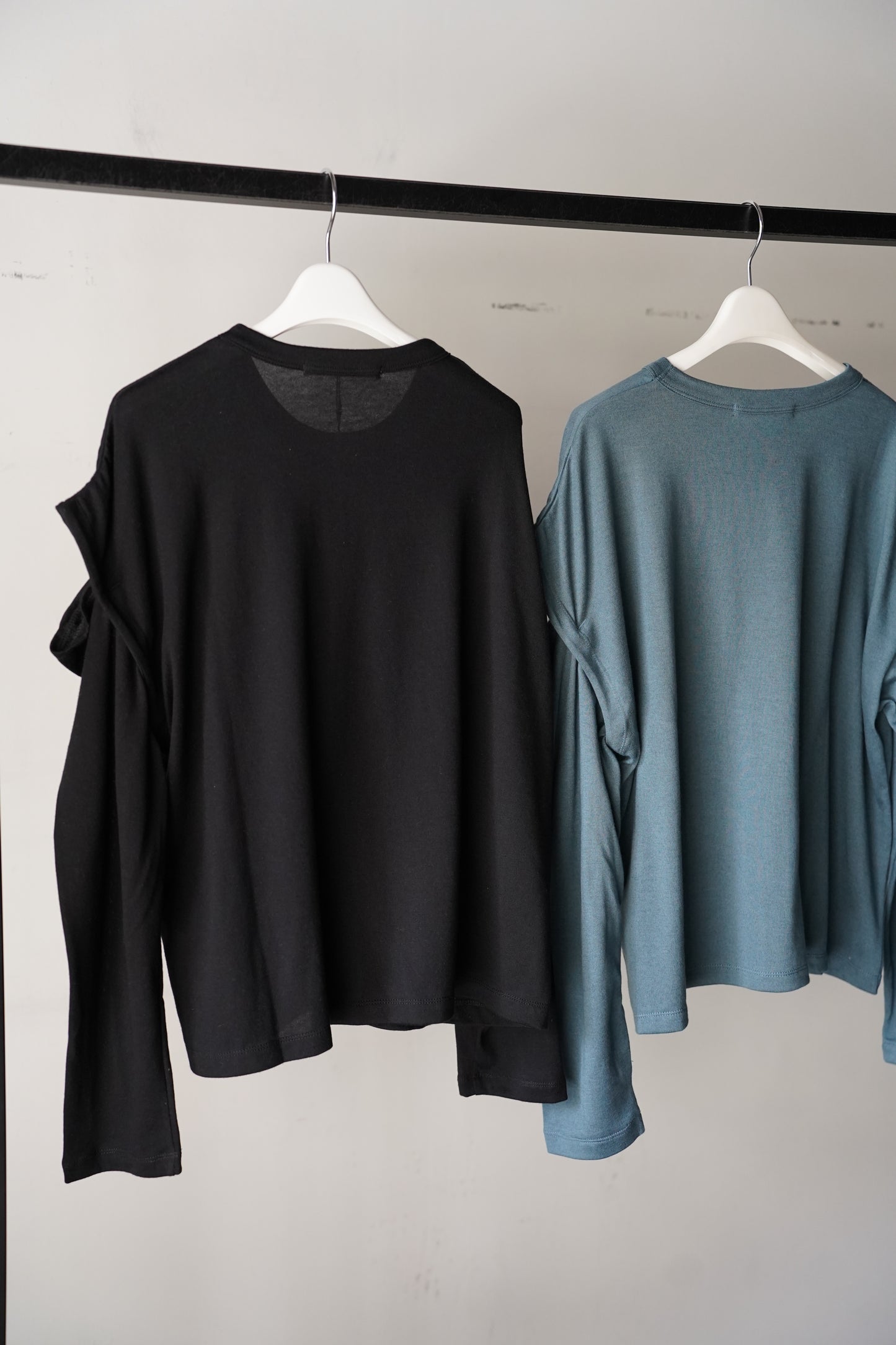 WOMEN　pelleq / ペレック　SLASH  SHOULDER T