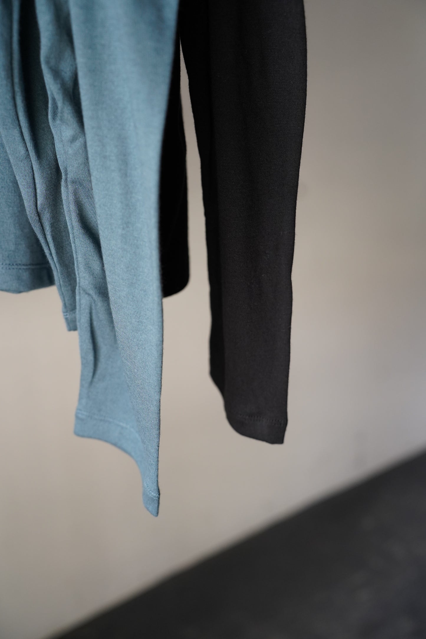 WOMEN　pelleq / ペレック　SLASH  SHOULDER T