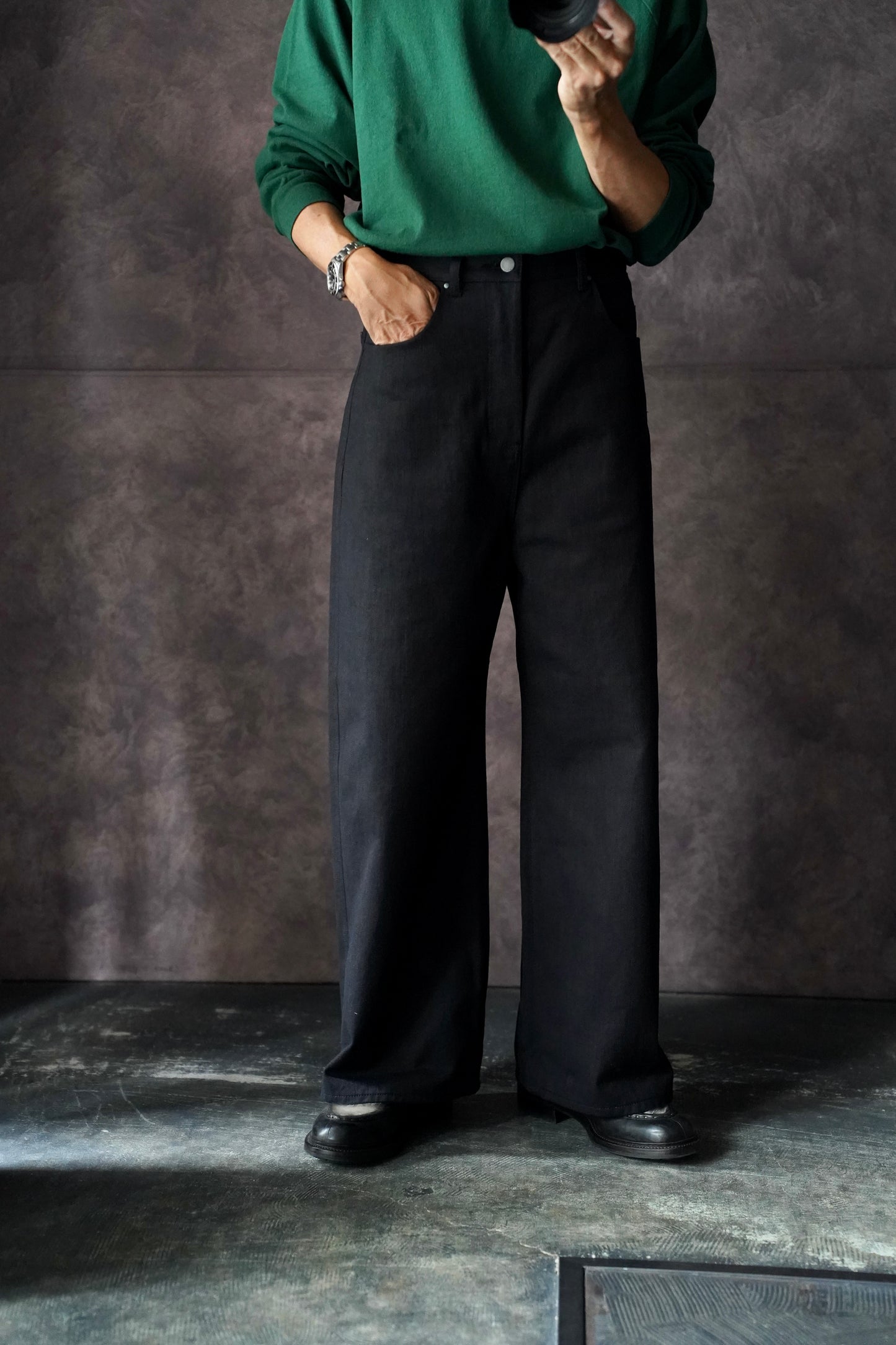 MEN　Kiivu / キフ　CURVY LEG TROUSER - 12.5oz Rainbow Denim + Sumi