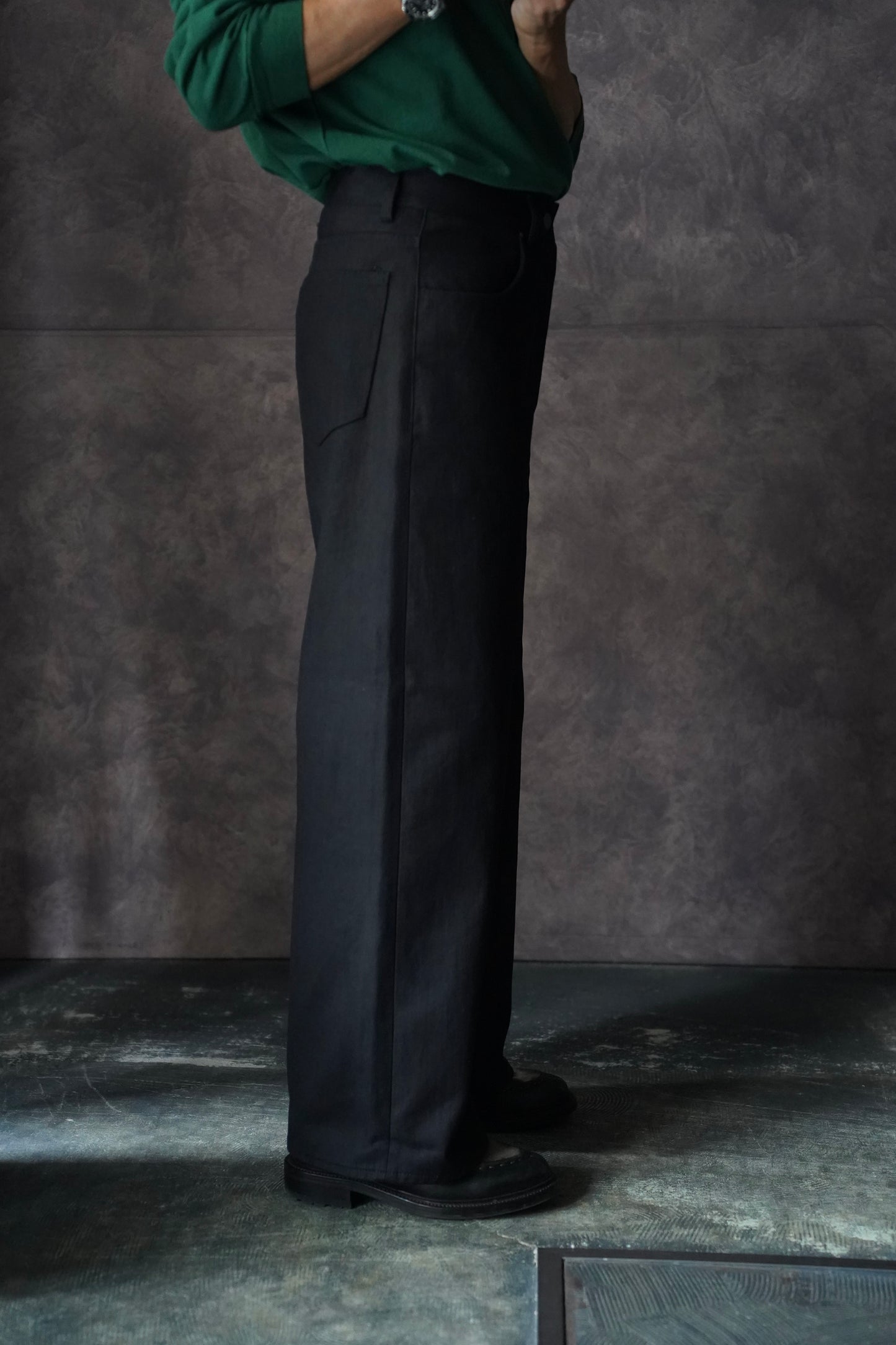 MEN　Kiivu / キフ　CURVY LEG TROUSER - 12.5oz Rainbow Denim + Sumi