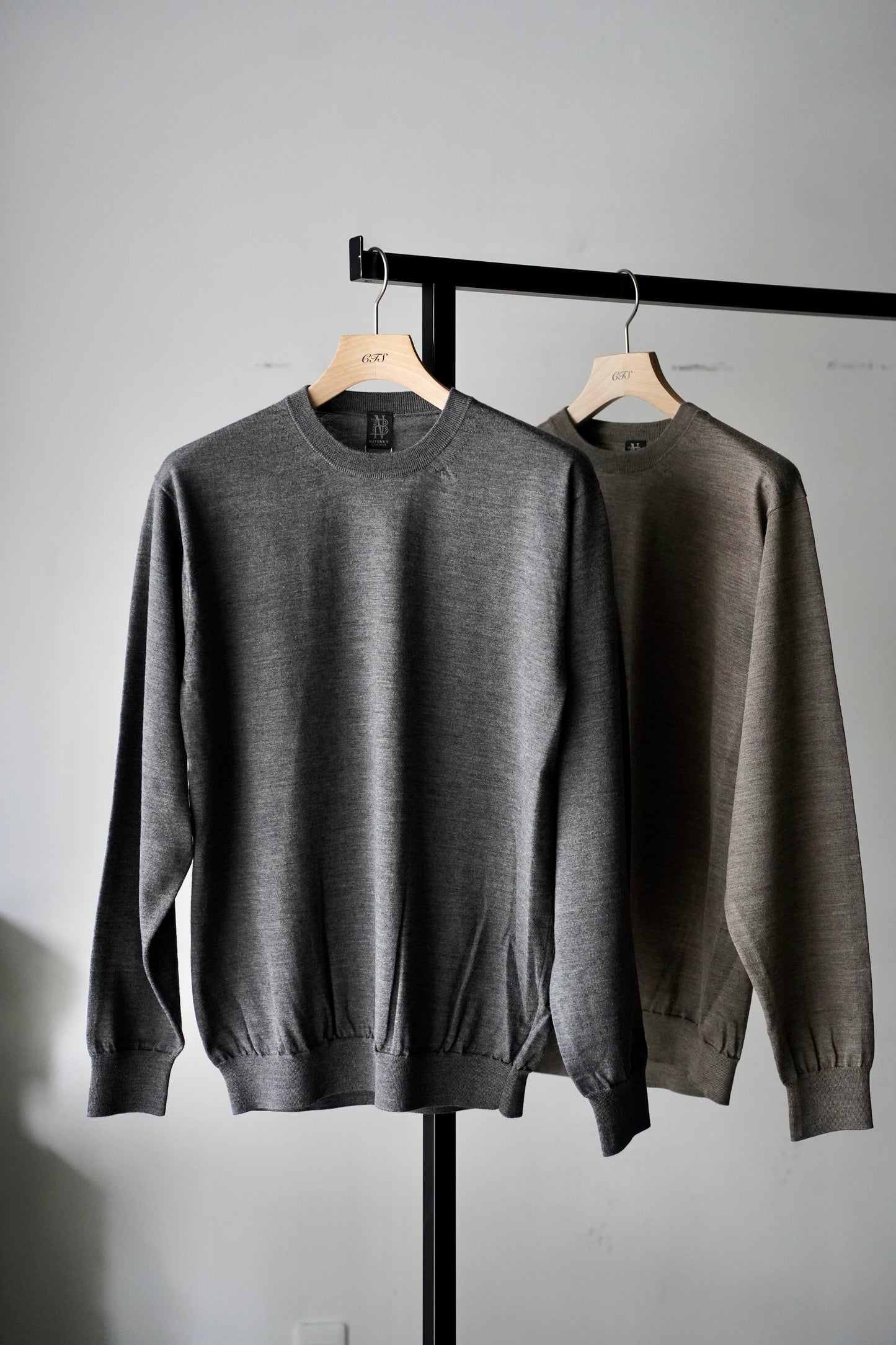 MEN　BATONER / バトナー　SUPERIOR HIGH GAUGE MERINO CREW NECK