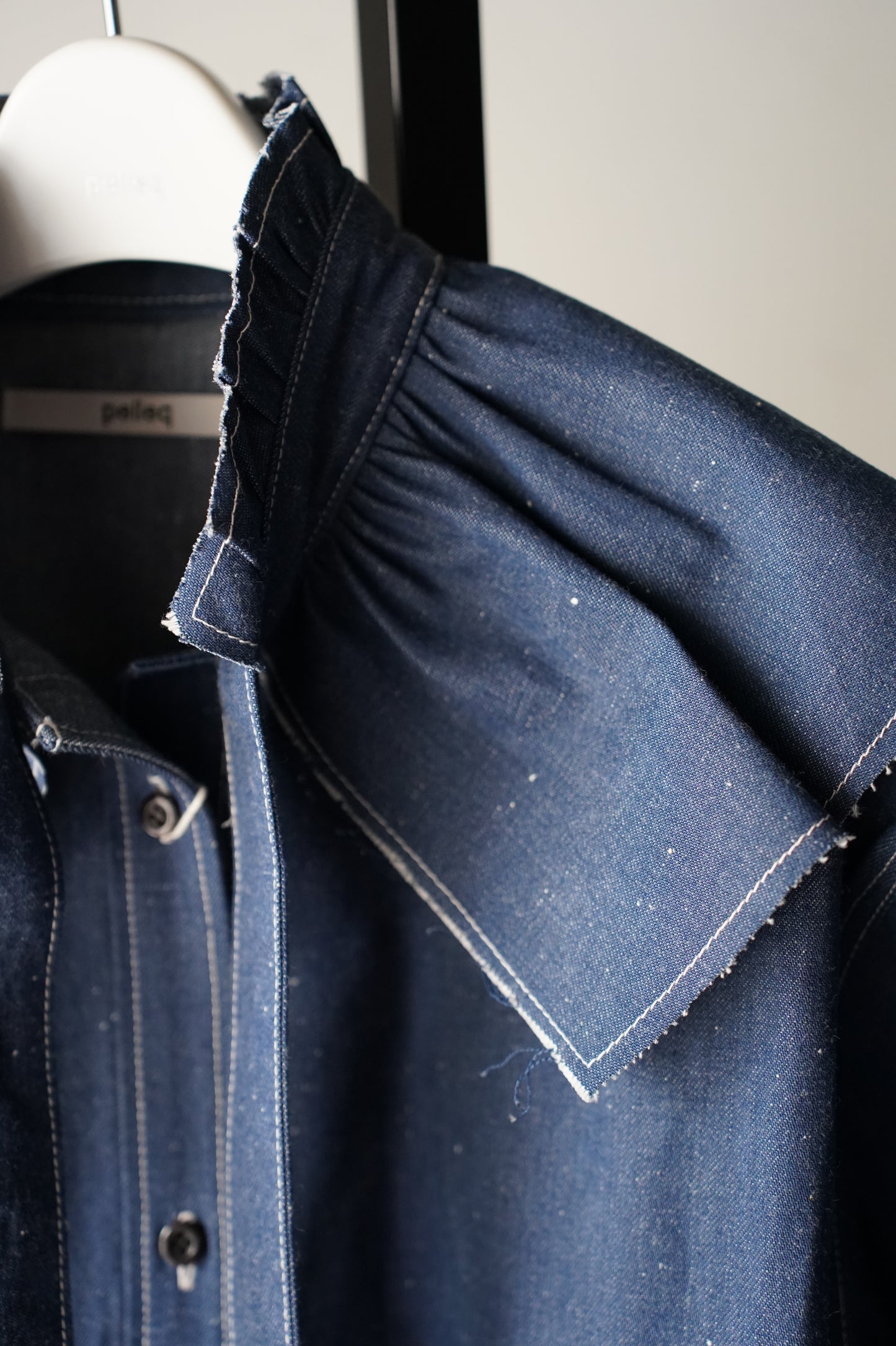 WOMEN　pelleq / ペレック　FRILLED DENIM  SHIRT