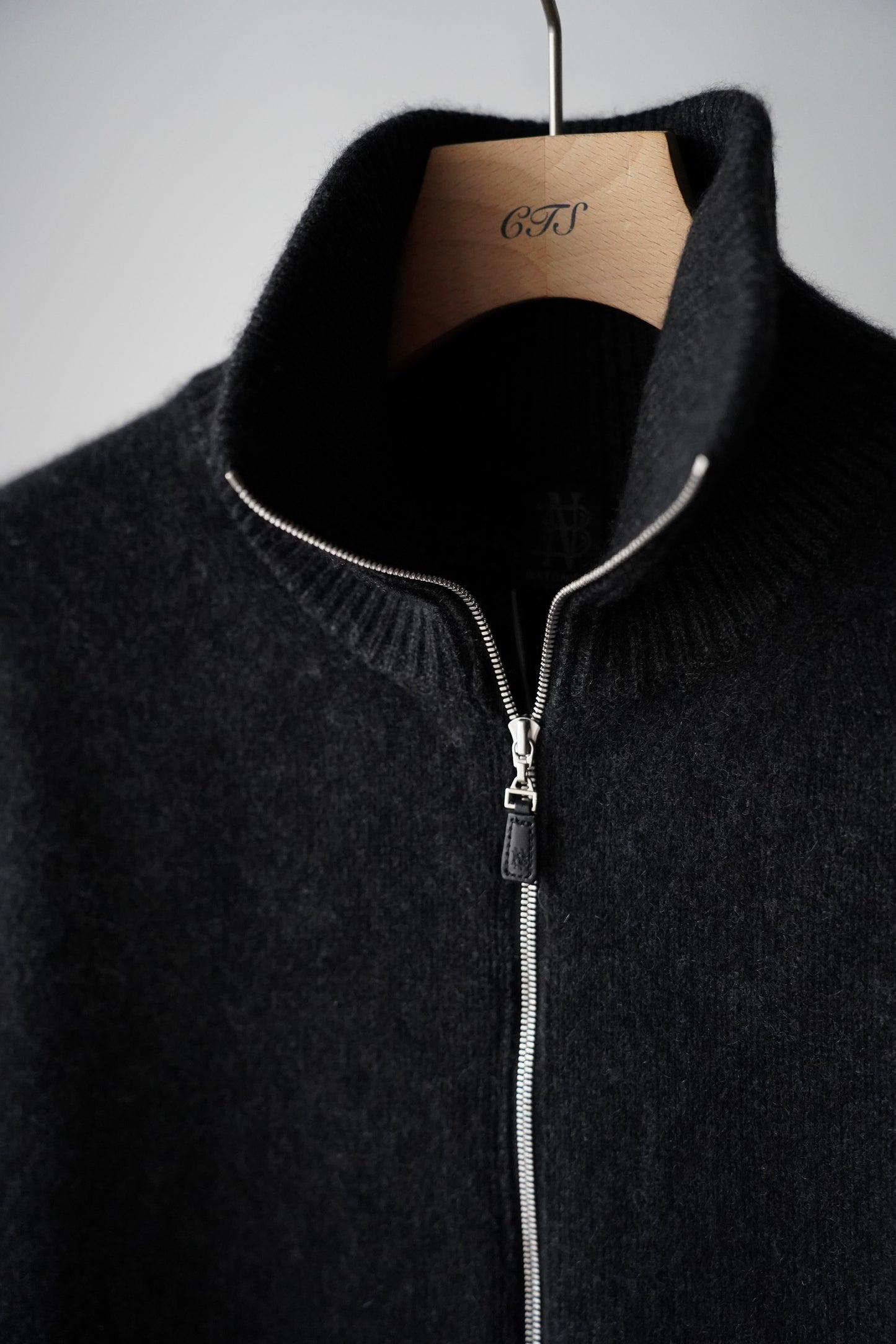 MEN　BATONER / バトナー　MIDDLE WEIGHT INNOCENT CASHMERE DRIVERS KNIT