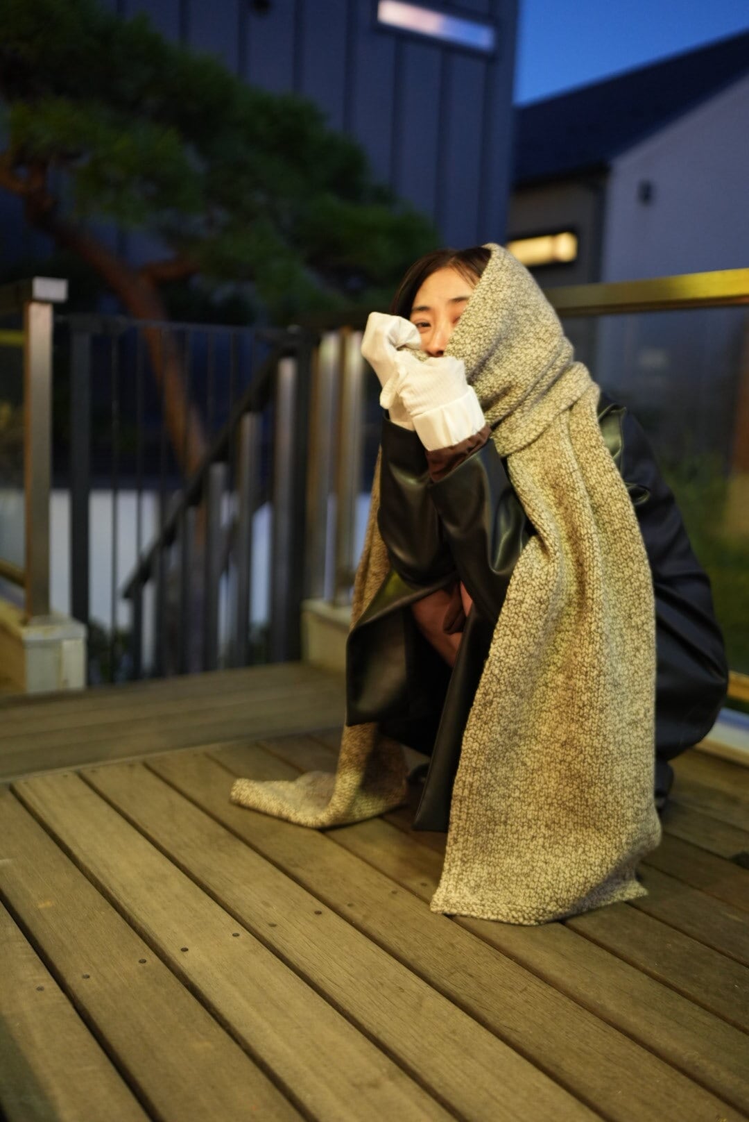 WOMEN　MOON TREE PLANET　Long Muffler white × brown